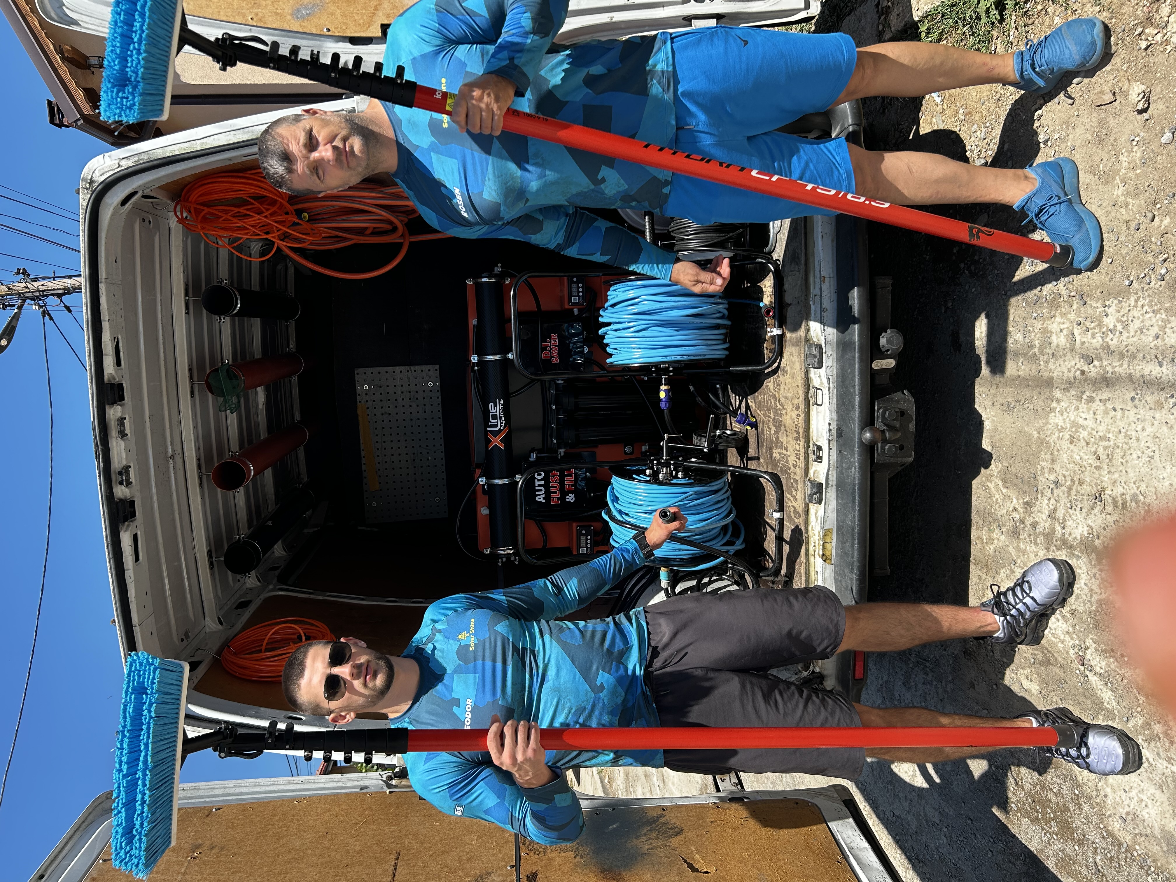 Solar Shine Екип